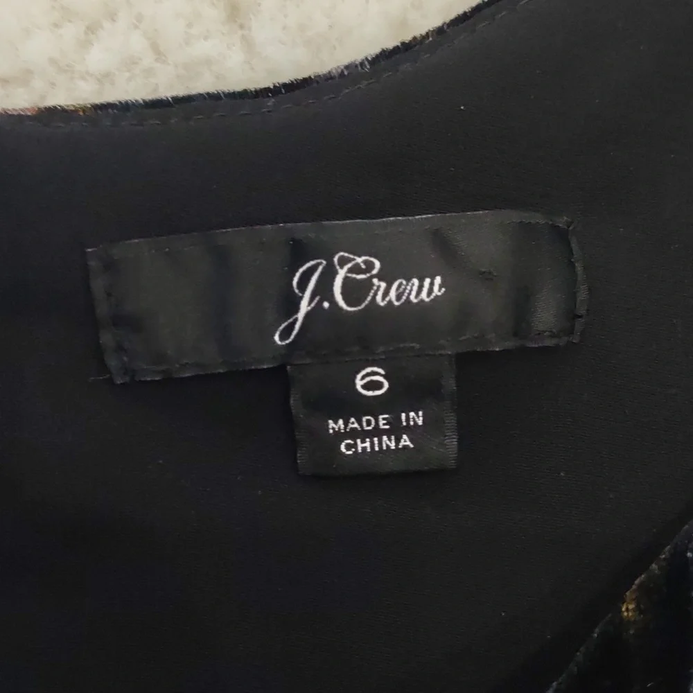 J CREW TOP. - Picture 5 of 17